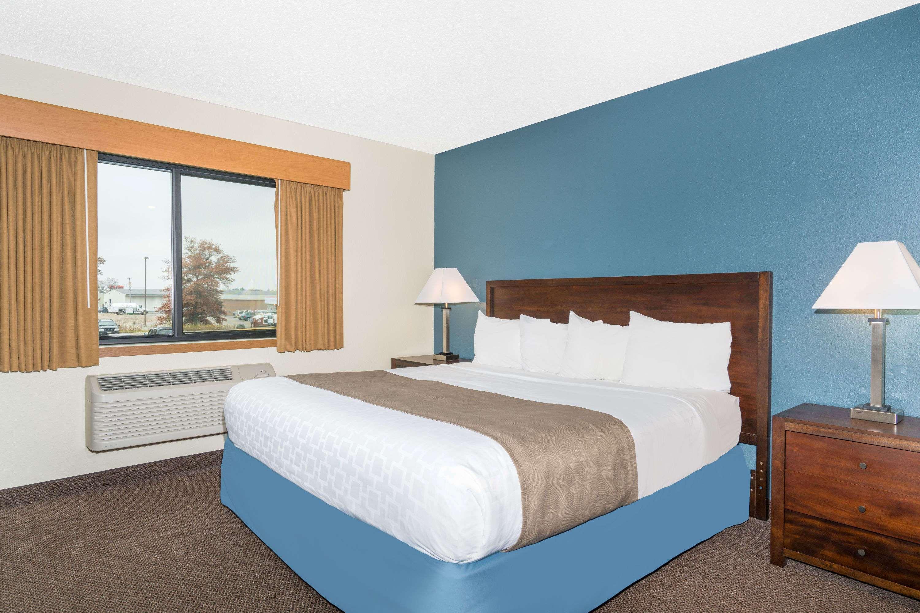 Days Inn & Suites By Wyndham Baxter Brainerd Area Экстерьер фото